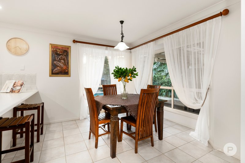 Photo - 137 Mirbelia Street, Kenmore Hills QLD 4069 - Image 12