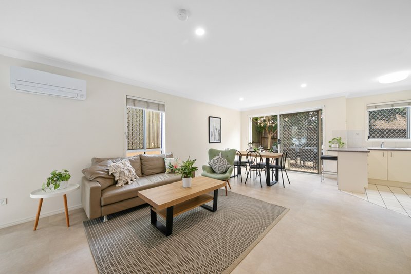 Photo - 1/37 Querrin Street, Yeronga QLD 4104 - Image 3