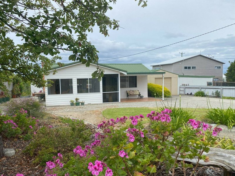 137 Scamander Avenue, Scamander TAS 7215