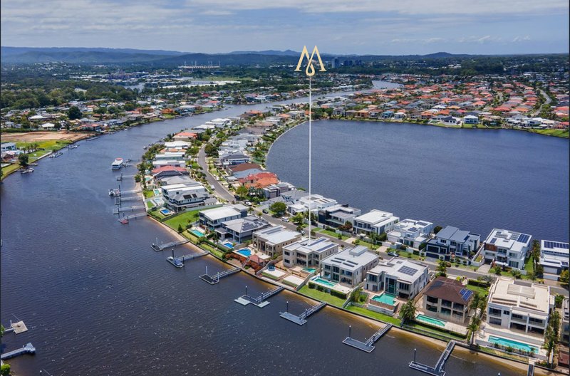 Photo - 137 Sir Bruce Small Boulevard, Benowa Waters QLD 4217 - Image 6