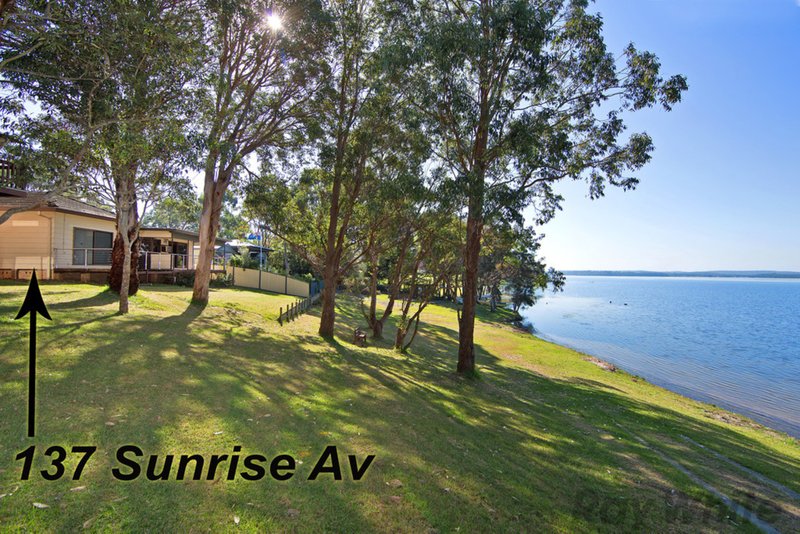 137 Sunrise Avenue, Budgewoi NSW 2262