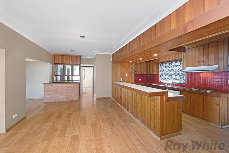 Photo - 137 Sunrise Avenue, Budgewoi NSW 2262 - Image 2