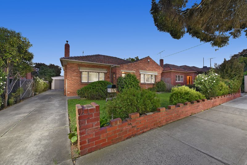 Photo - 137 Sussex Street, Pascoe Vale VIC 3044 - Image 3