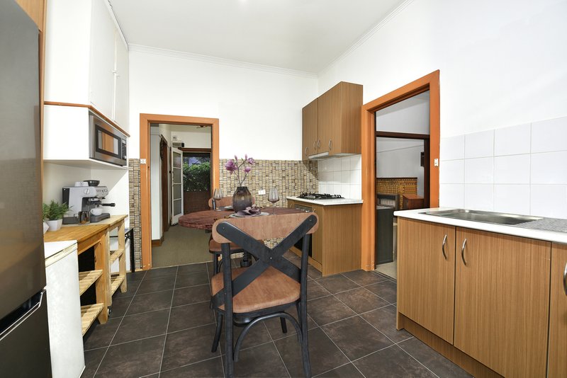 Photo - 137 Sussex Street, Pascoe Vale VIC 3044 - Image 5