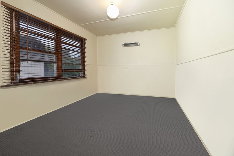 Photo - 137 Sussex Street, Pascoe Vale VIC 3044 - Image 9