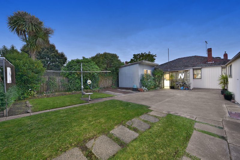 Photo - 137 Sussex Street, Pascoe Vale VIC 3044 - Image 11