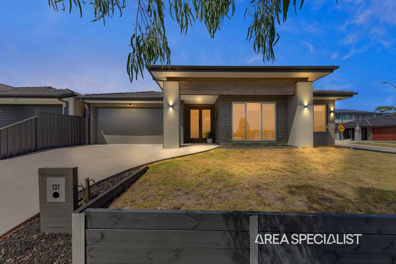 137 Timberline Parkway, Pakenham VIC 3810