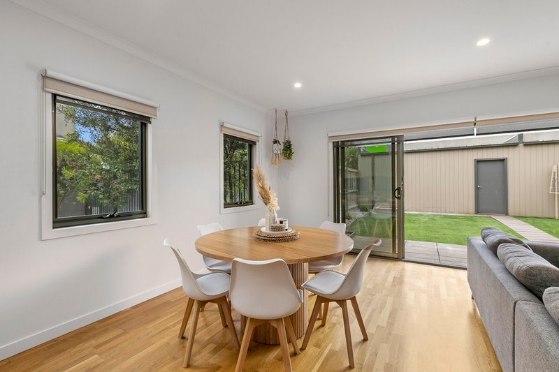 Photo - 137 Waterhaven Boulevard, Point Cook VIC 3030 - Image 11