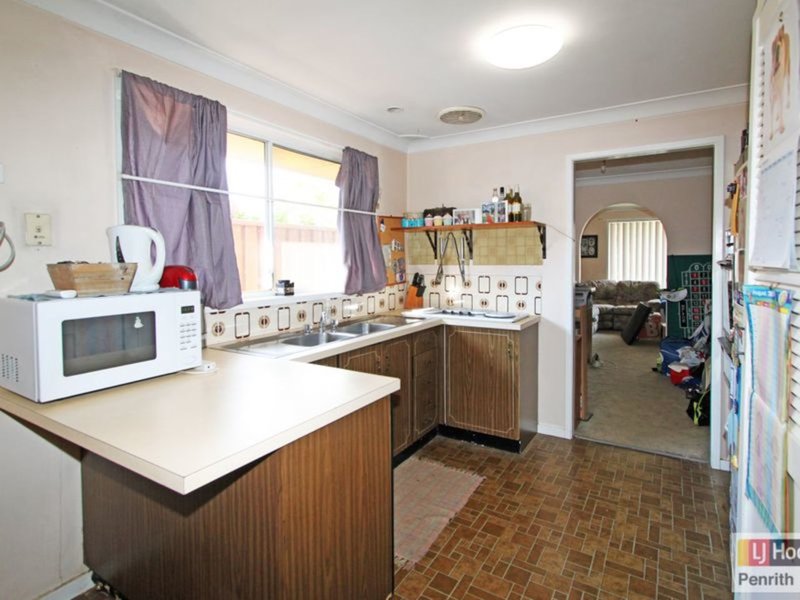 Photo - 137 York Road, Jamisontown NSW 2750 - Image 2