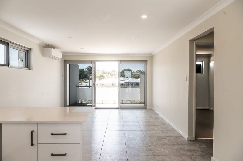 Photo - 13/70 West Churchill Avenue, Coogee WA 6166 - Image 2