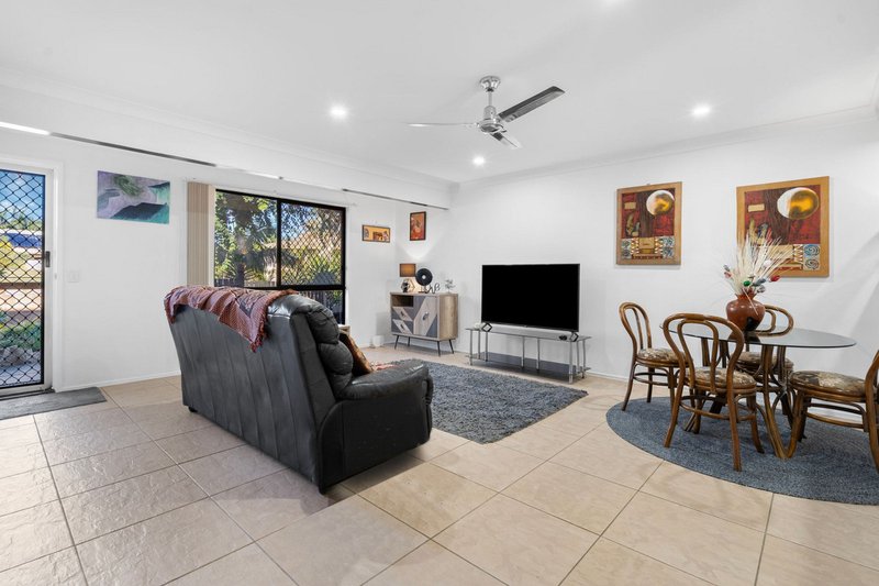 Photo - 13/71 Olsen Avenue, Labrador QLD 4215 - Image 3