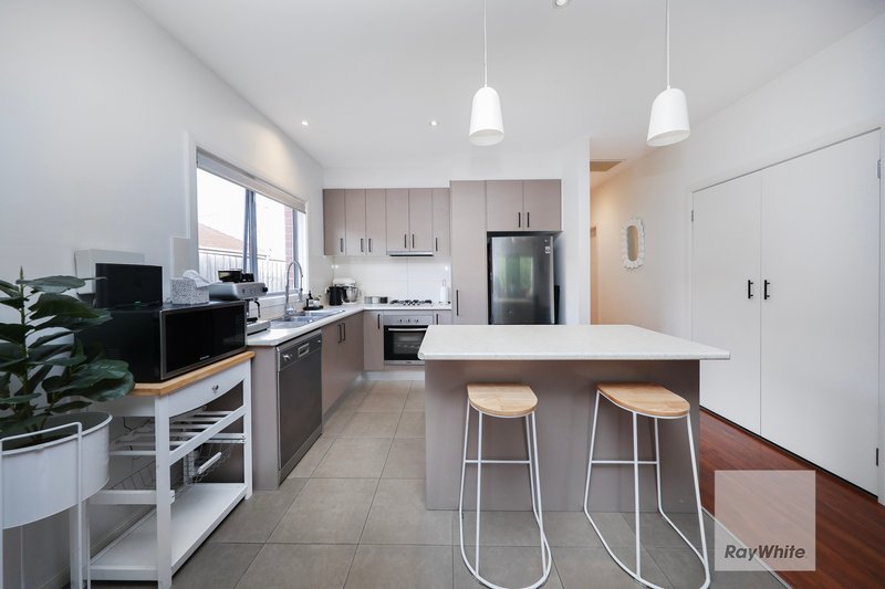 Photo - 1/372-376 Melrose Drive, Tullamarine VIC 3043 - Image 3