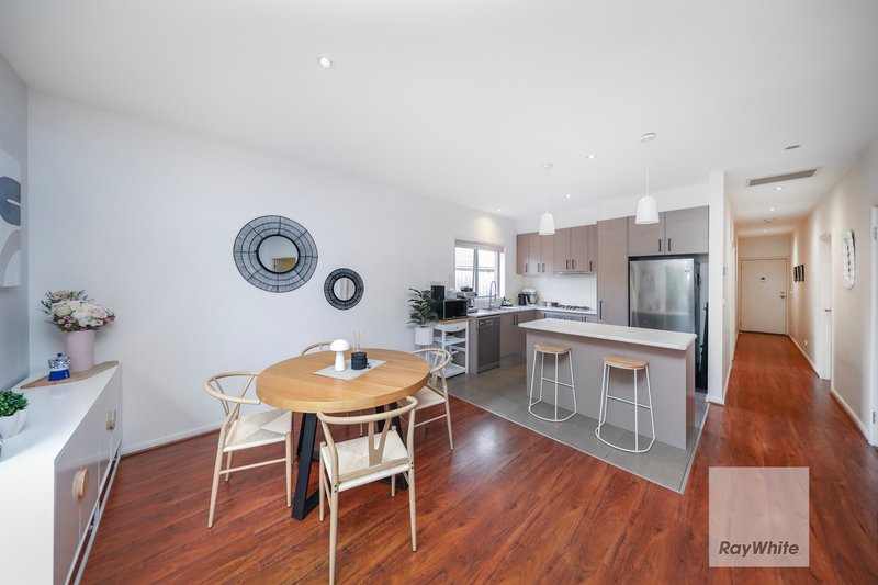 Photo - 1/372-376 Melrose Drive, Tullamarine VIC 3043 - Image 4