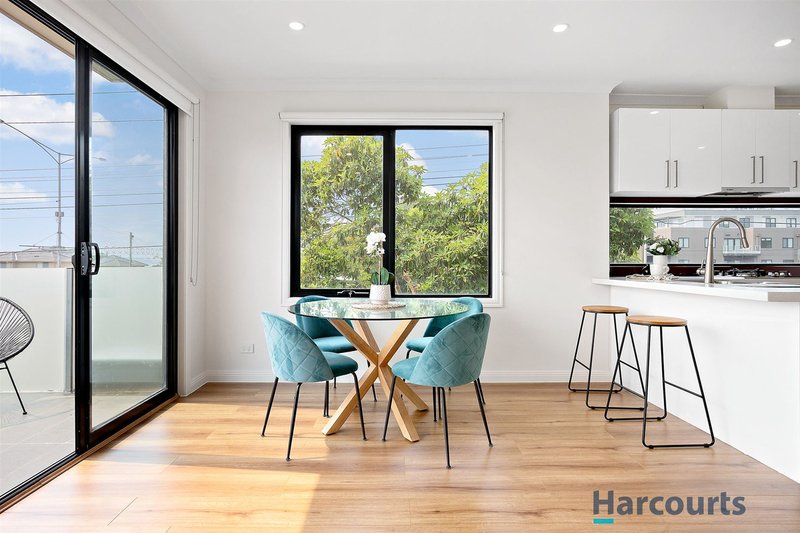 Photo - 1/372 Burwood Highway, Burwood VIC 3125 - Image 4