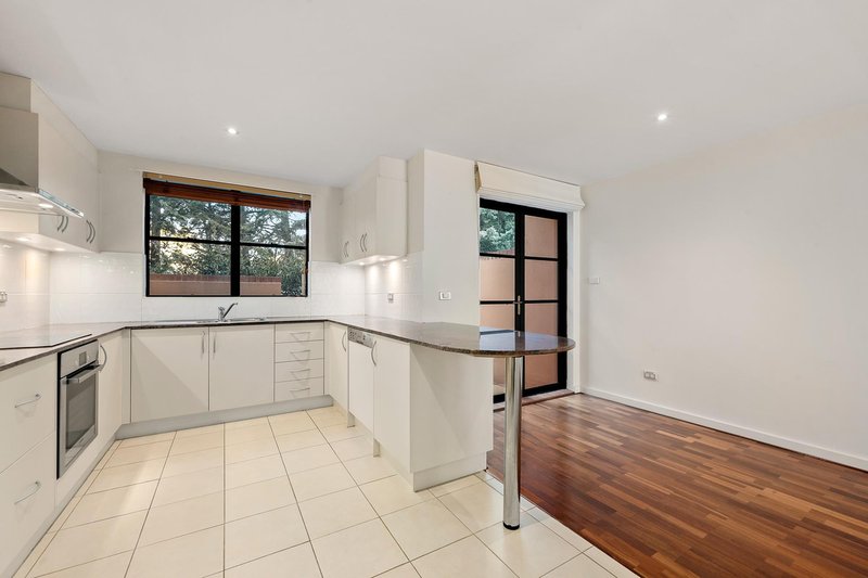 Photo - 13/72 Canberra Avenue, Griffith ACT 2603 - Image 5