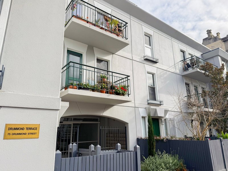 Photo - 13/75-91 Drummond Street, Carlton VIC 3053 - Image 2