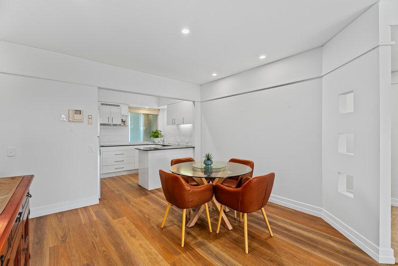 Photo - 13/76-80 Chichester Drive, Arundel QLD 4214 - Image 2