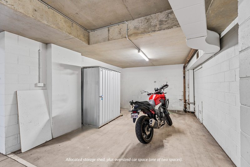 Photo - 13/76-80 Chichester Drive, Arundel QLD 4214 - Image 13