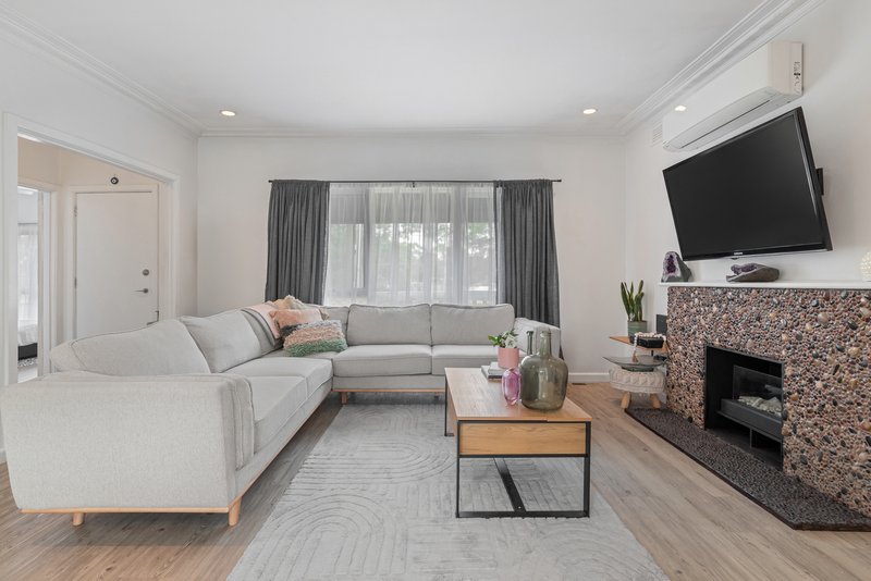 Photo - 1/377 Springvale Road, Forest Hill VIC 3131 - Image 2