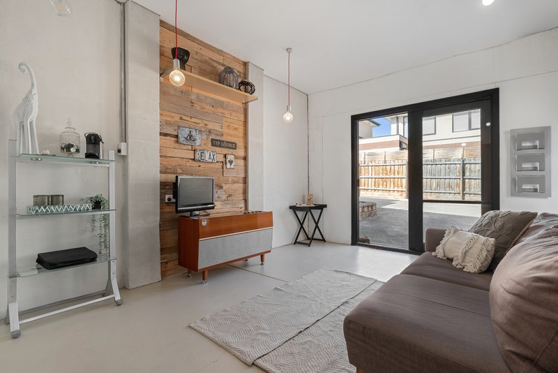 Photo - 1/377 Springvale Road, Forest Hill VIC 3131 - Image 6