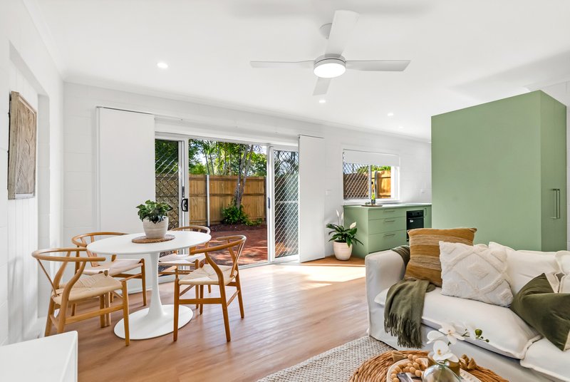 Photo - 1/379 Mayers Street, Edge Hill QLD 4870 - Image 1
