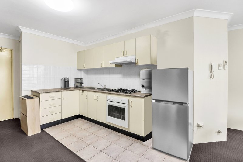 Photo - 13/8-10 Fourth Avenue, Blacktown NSW 2148 - Image 2