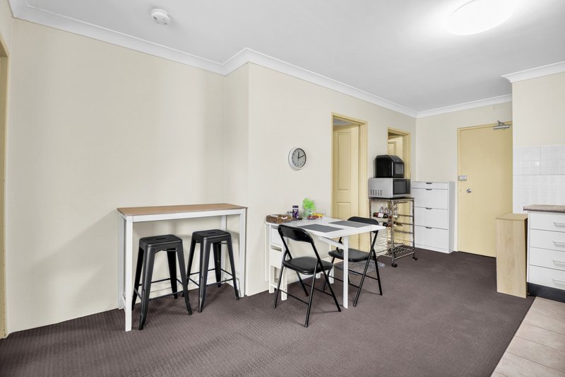 Photo - 13/8-10 Fourth Avenue, Blacktown NSW 2148 - Image 5