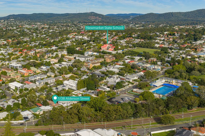Photo - 1/38 Alderson Street, Newmarket QLD 4051 - Image 17