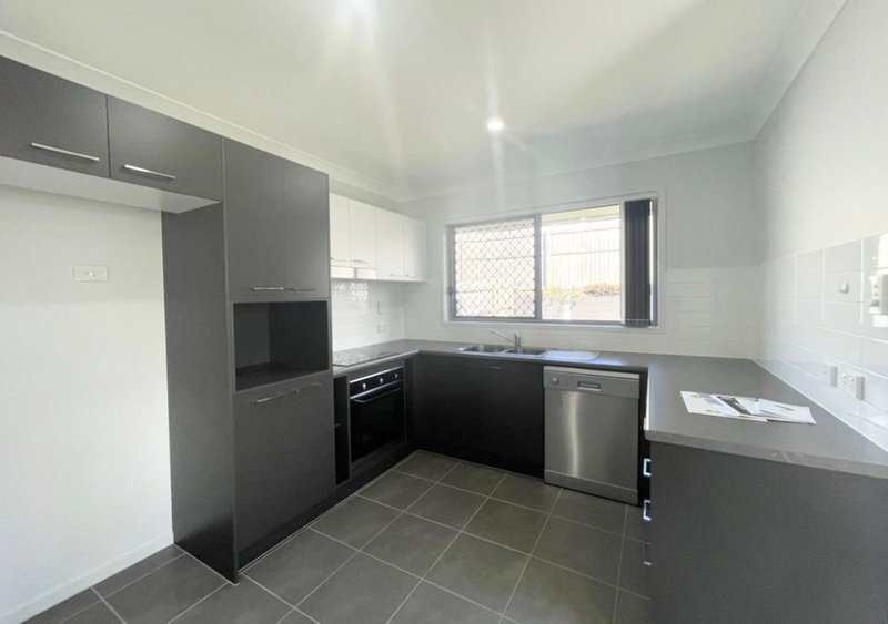 Photo - 1/38 Awoonga Crescent, Morayfield QLD 4506 - Image 2