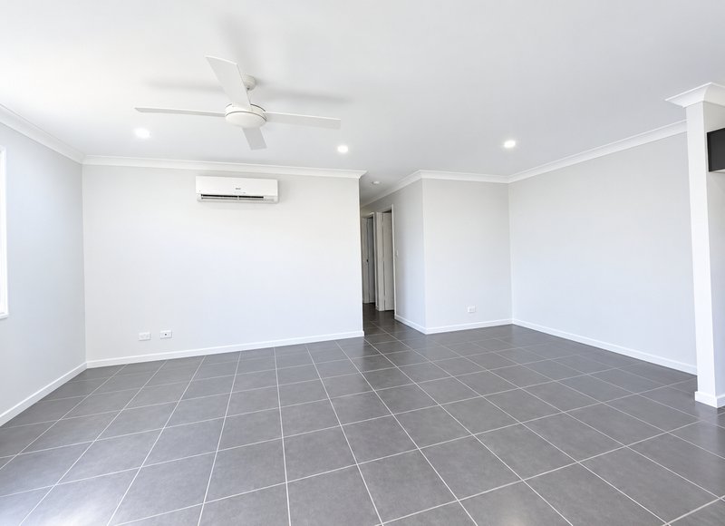 Photo - 1/38 Awoonga Crescent, Morayfield QLD 4506 - Image 4