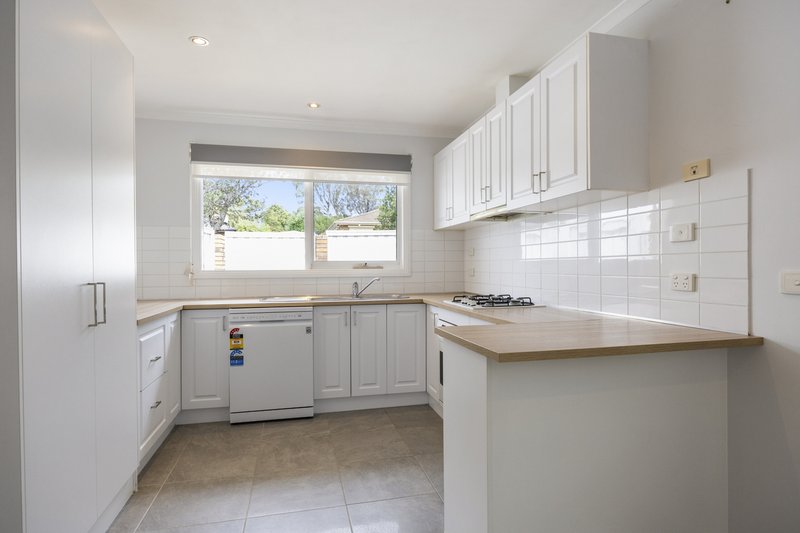 Photo - 1/38 Blackwood Drive, Narre Warren VIC 3805 - Image 3