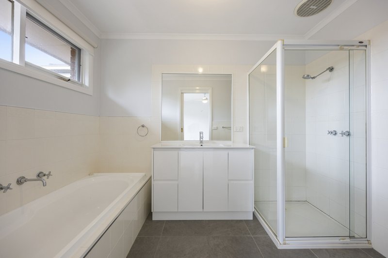 Photo - 1/38 Blackwood Drive, Narre Warren VIC 3805 - Image 5