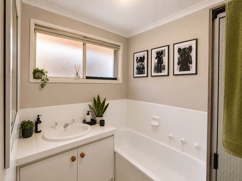Photo - 1/38 Cameron Way, Pakenham VIC 3810 - Image 8