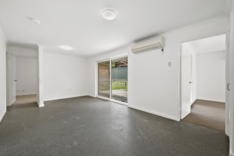 Photo - 138 Captain Cook Crescent, Narrabundah ACT 2604 - Image 11