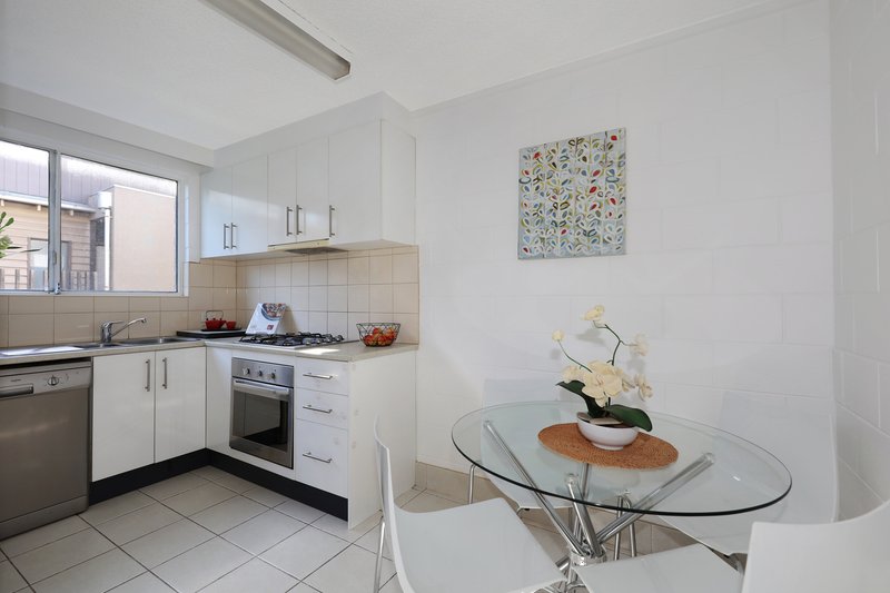 Photo - 1/38 Carlton Street, Mckinnon VIC 3204 - Image 4