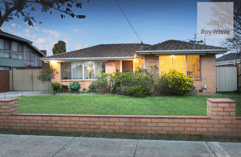 138 Carrick Drive, Gladstone Park VIC 3043