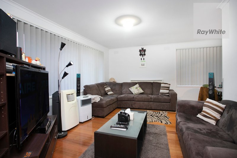 Photo - 138 Carrick Drive, Gladstone Park VIC 3043 - Image 4