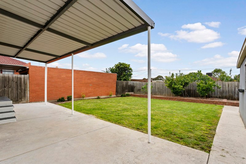 Photo - 138 Casey Drive, Lalor VIC 3075 - Image 7