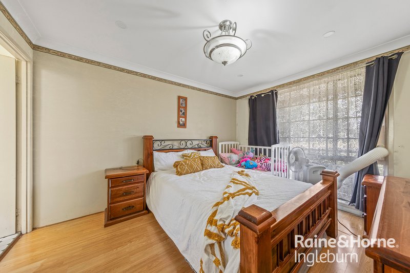 Photo - 1/38 Fuchsia Crescent, Macquarie Fields NSW 2564 - Image 4