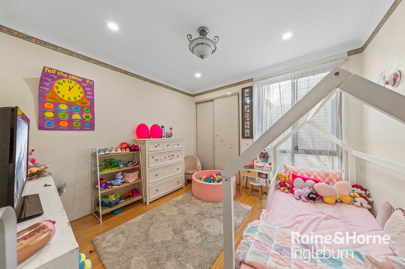 Photo - 1/38 Fuchsia Crescent, Macquarie Fields NSW 2564 - Image 6