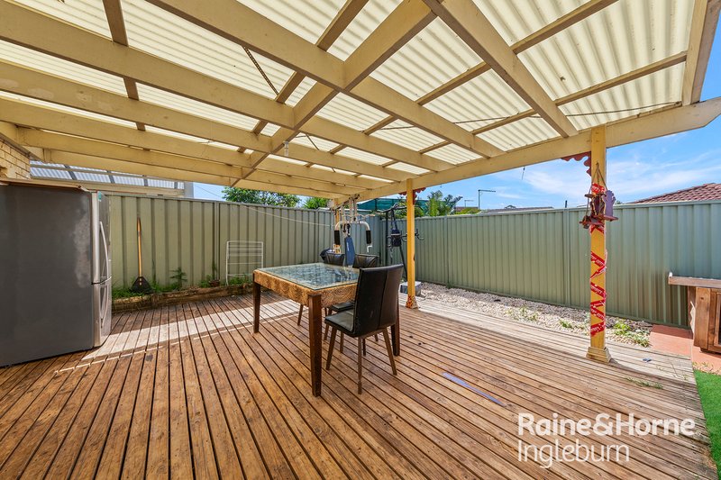 Photo - 1/38 Fuchsia Crescent, Macquarie Fields NSW 2564 - Image 8