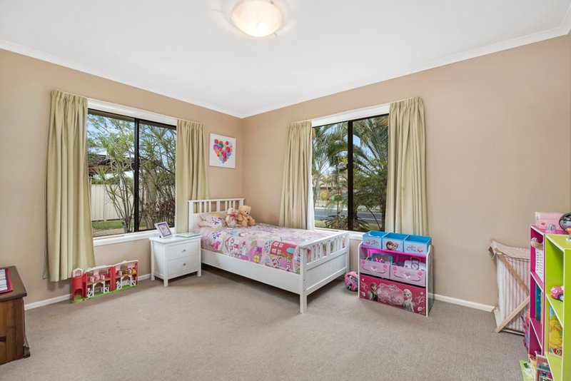 Photo - 138 Goonawarra Drive, Mooloolaba QLD 4557 - Image 8