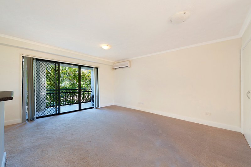 Photo - 138 High Street, Southport QLD 4215 - Image 2