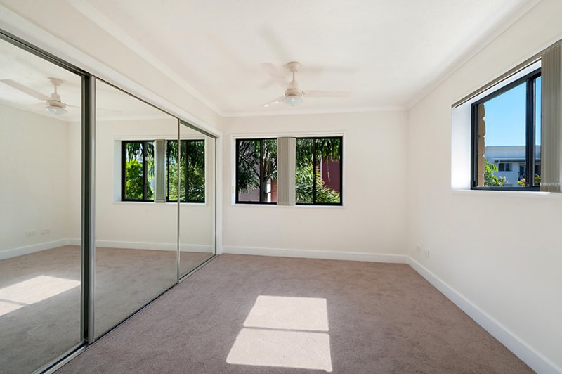 Photo - 138 High Street, Southport QLD 4215 - Image 5