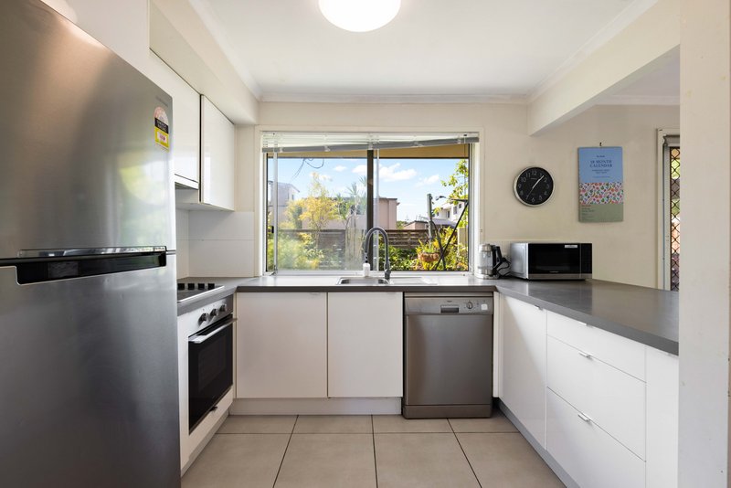 Photo - 1/38 Howard Street, Runaway Bay QLD 4216 - Image 9