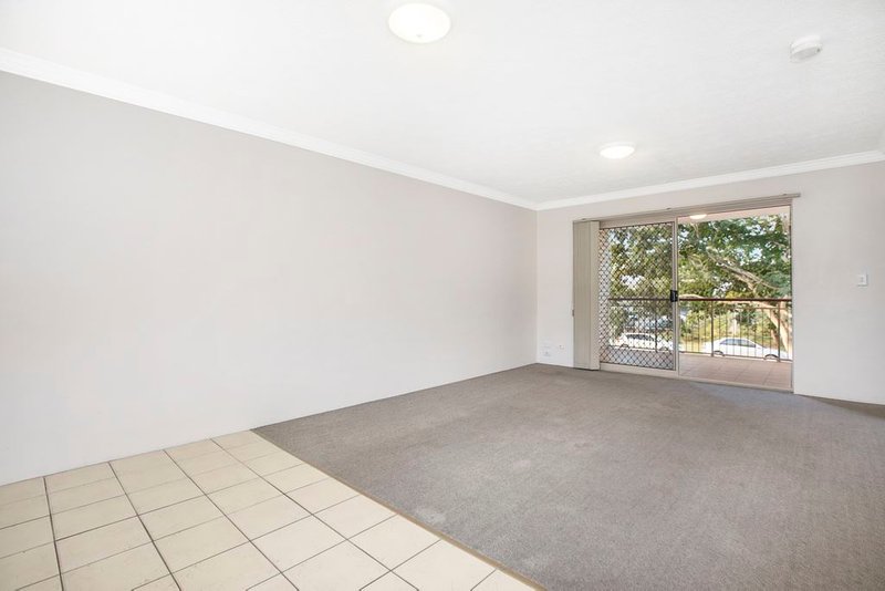 Photo - 1/38 Joffre Street, Coorparoo QLD 4151 - Image 2