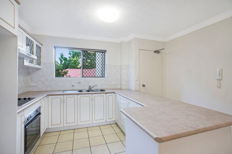 Photo - 1/38 Joffre Street, Coorparoo QLD 4151 - Image 3