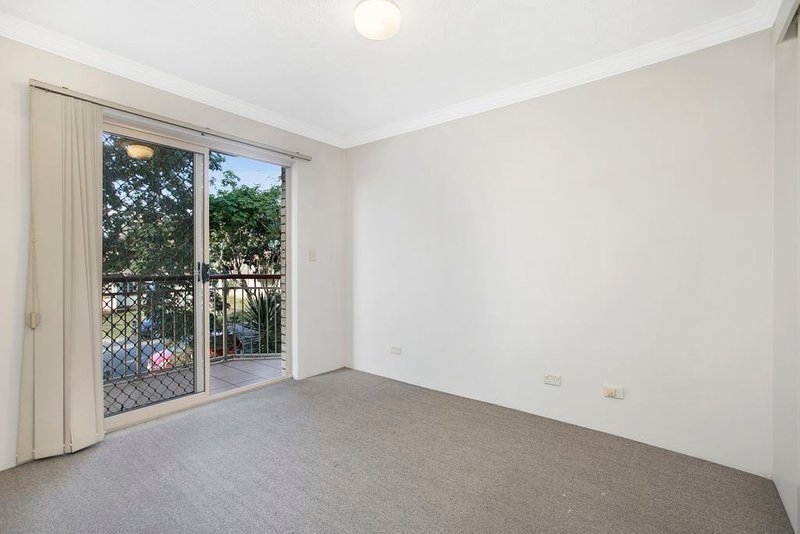 Photo - 1/38 Joffre Street, Coorparoo QLD 4151 - Image 4