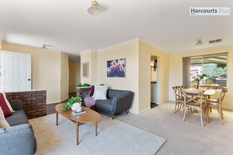 Photo - 138 Perry Barr Road, Hallett Cove SA 5158 - Image 4