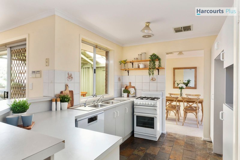 Photo - 138 Perry Barr Road, Hallett Cove SA 5158 - Image 11